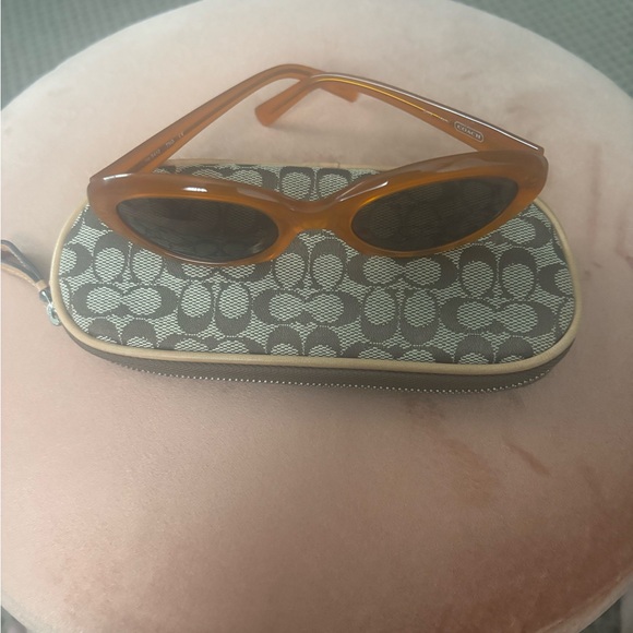 Gorgeous Authentic Coach Sunglasses - Picture 5 of 5